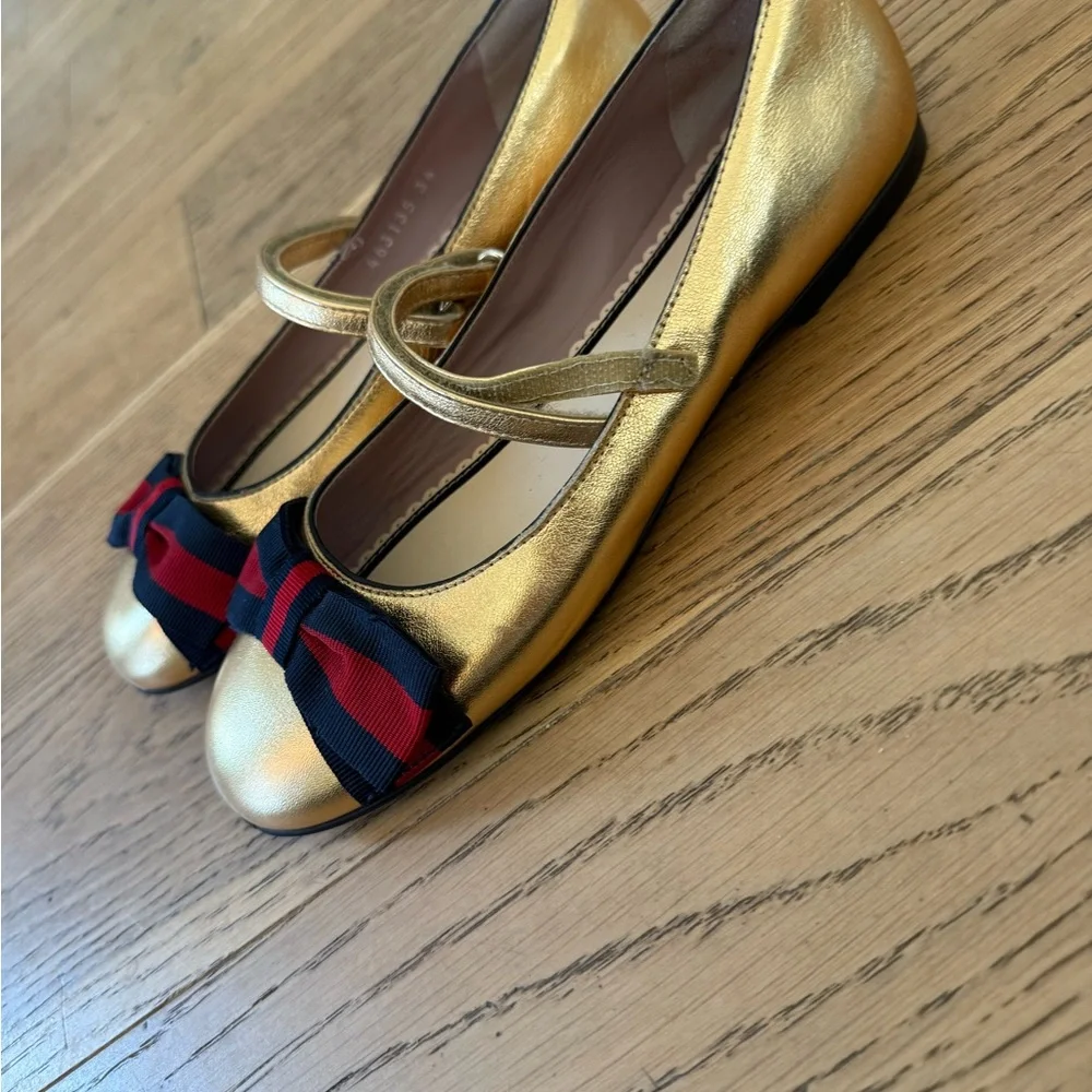 Gucci Gold Leather Mary Jane Flats with Navy & Red Grosgrain Bow - Picture 3 of 5